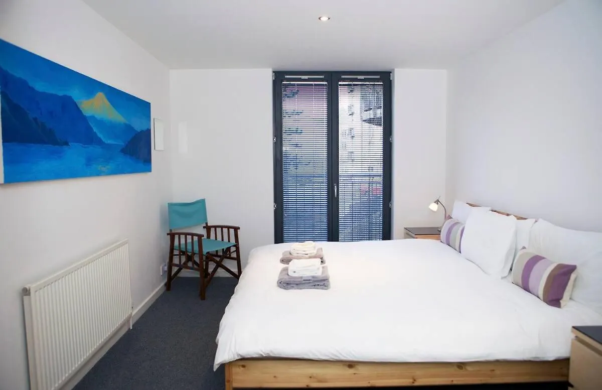 Joivy Inviting Flat With Parking In Canonmills Edinburgh 0*,